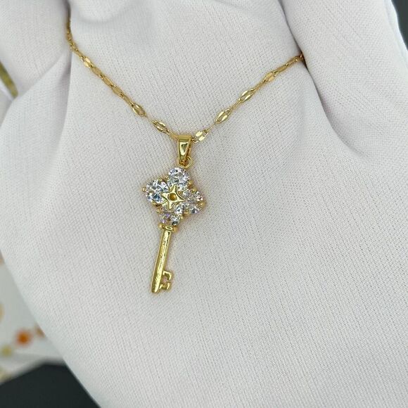18K Gold Plated Women's Key Pendant Necklace Cubic Zirconia Waterproof Jewelry - Picture 4 of 14